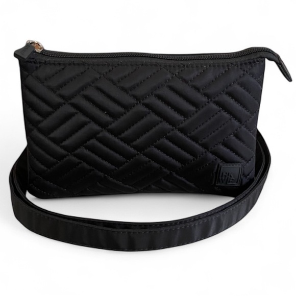 IHKWIP The triple entry quilted  crossbody with wristlet strap - Picture 1 of 10